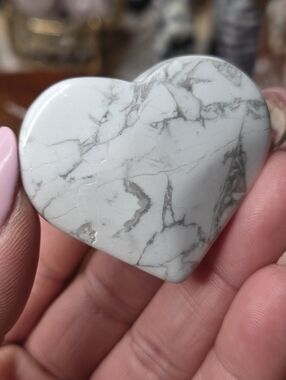 Howlite Heart B